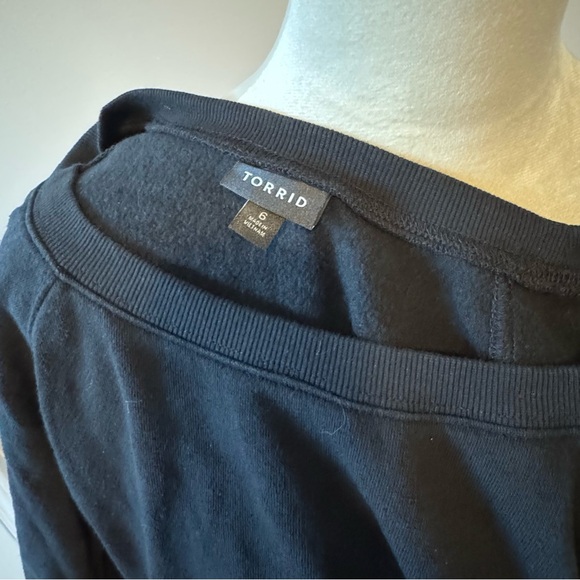 Torrid Size 6 Black Raglan Long Sleeve Tunic - Picture 3 of 8